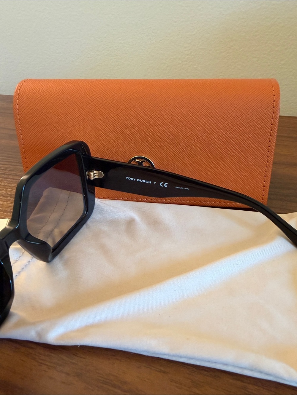Tory Burch Oversized Black Square Frame Sunglasses - Picture 3 of 5